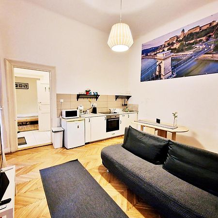 Free Parking Sega Rally Apartment Budapest Luaran gambar