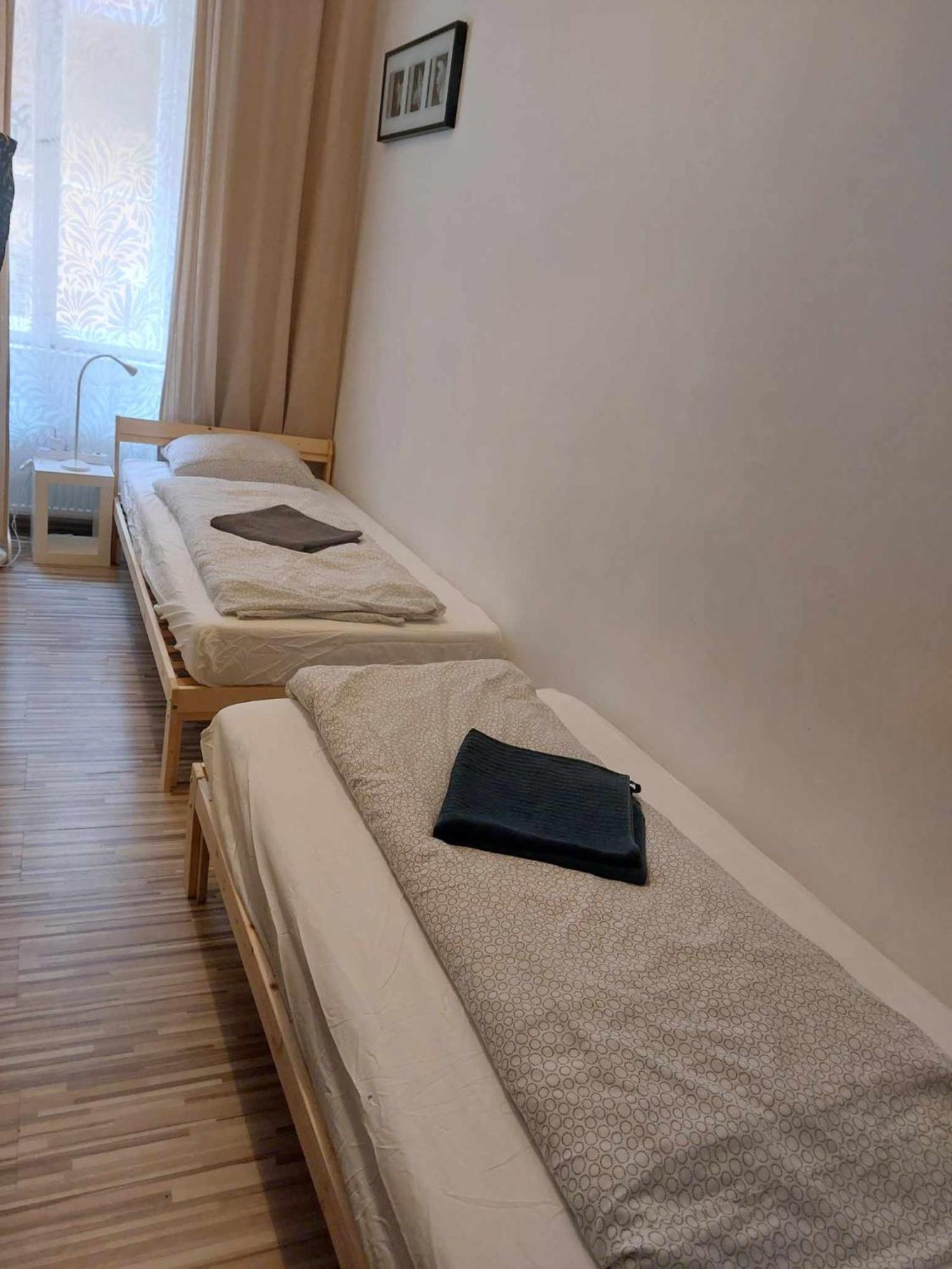 Free Parking Sega Rally Apartment Budapest Luaran gambar